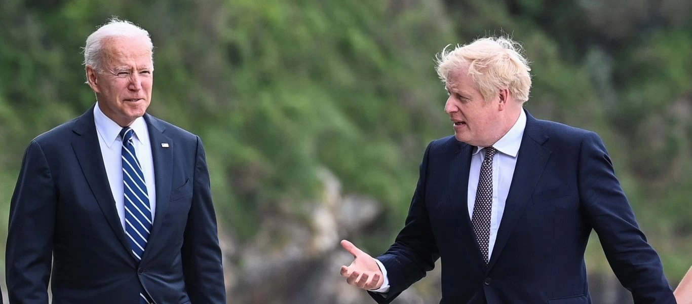 Συνομιλίες ανάμεσα σε Τ.Μπάιντεν και Μ.Τζόνσον - Στο επίκεντρο το σχέδιο εκκένωσης του Αφγανιστάν